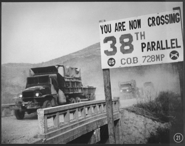 GMC-353-Crossing_the_38th_parallel_UN_withdraw_from_Pyongyang